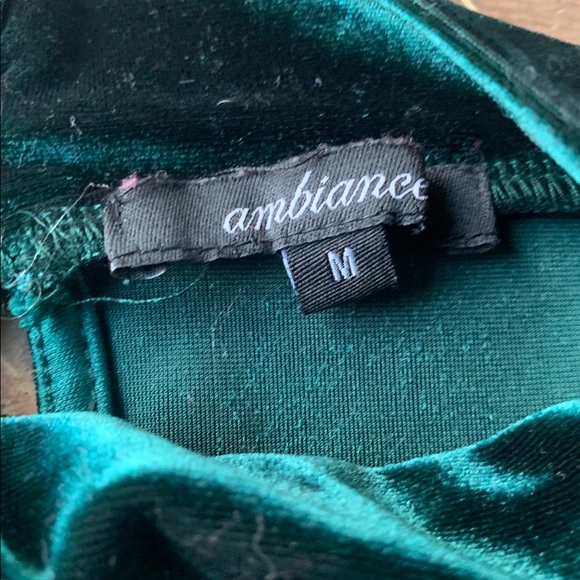 Emerald green velvet button collar top - Picture 2 of 3